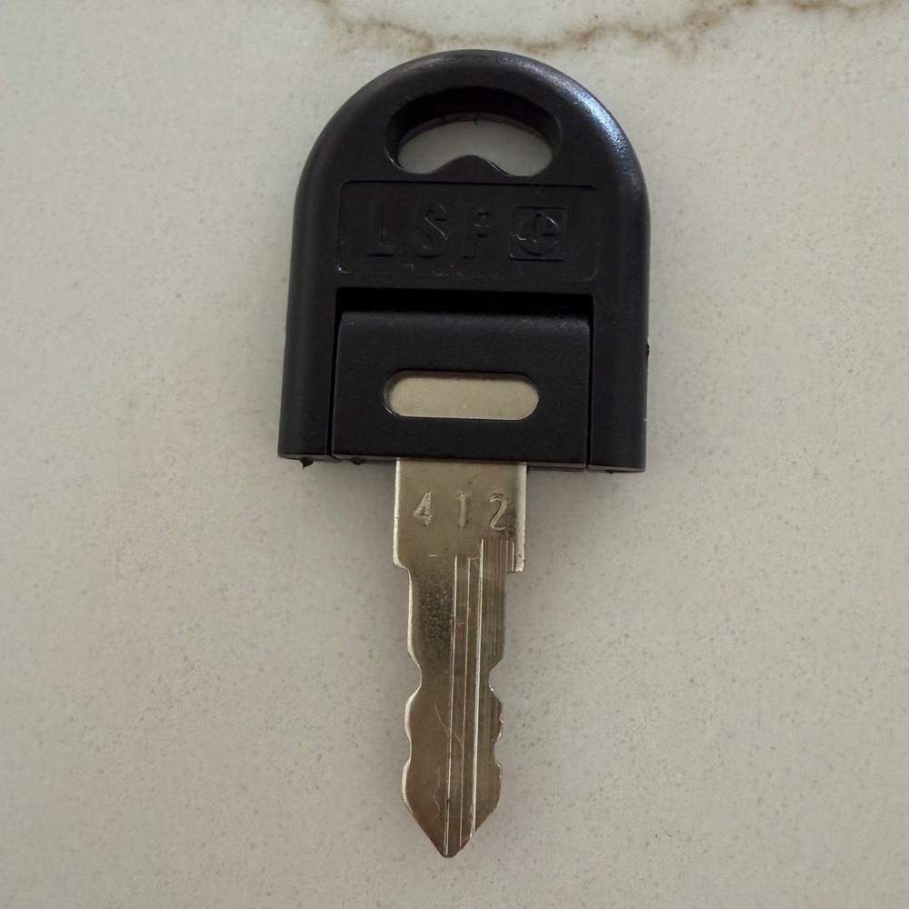 Lusterful LSFG Replacement Key Code 412 Black Plastic Head Metal Blade Office